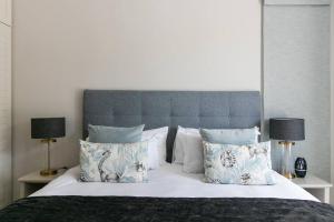 Super Beachfront views- Executive Villa - 5 bedrooms