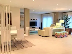 Holiday Calm Villa - Beach & Pool - 孔索拉桑