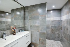 Appartements Cajan - Appt a 100m de la plage : photos des chambres