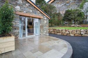 Suite 1 - Sleeping Giant Hotel - Pen Y Cae Inn