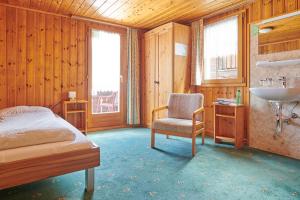 Single Room with Shared Bathroom room in Hotel Weisshorn