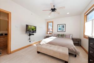 Crimson Cliffs Unit 55