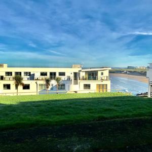 Oceanview - Fistral Beach