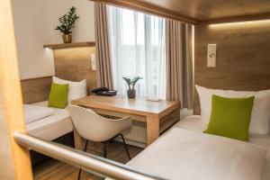 Triple Room room in Hotel Perlach Allee by Blattl
