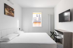 Capo di Lucca White Apartments by Wonderful Italy