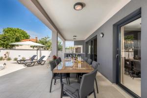 Villa Bella Vita by Istrabook