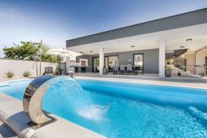 Villa Bella Vita by Istrabook