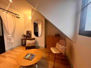 Appartement duplex rénové, plein bourg, vue mer