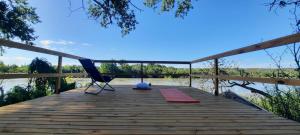 Casa de campo frente al río Colorado