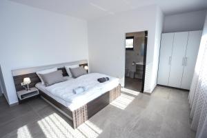 Villa Jacky in Poreč for 8 people with private pool just 900 meters from sea