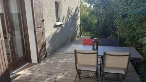 T3 RDC 24 pers, terrasse et garage privé.