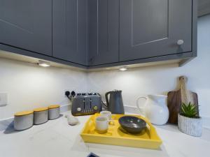 SunningEnd Super King bed WiFi EV Parking