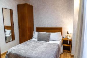 Small Double Room room in Hotel Granada Centro