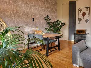 De Bloesemstee - Rustic Manor Farmhouse The Netherlands