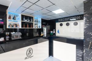 Hotel Boutique 5 - Free parking - Free breakfast - Free internet - EVSE