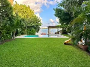 4BR Lakefront Villa with Private Pool by Solmar Rentals - 坎昆