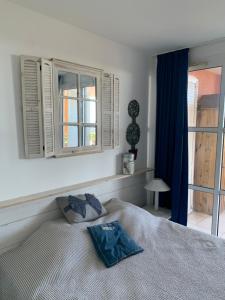 CAP Estérel pierre et vacances Type 3 , 2 chambres Rez de jardin clôturé ,vue Mer ,Inclus climatisation place de stationnement , accès aux Piscines ,animations