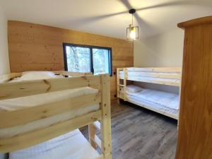Maisons de vacances Chalet Lignum, Exceptionnel - Sauna & SPA - vue sur les montagnes, 8 minutes des pistes. : photos des chambres