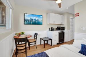 Beach Efficiency - Hollywood Beachfront and Broadwalk