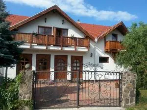 费尔索弗加多住宿加早餐旅馆 - Alsótold