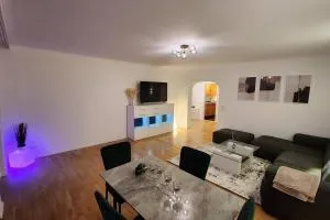 Hideaway Offenbach - 100qm Terrasse zum BBQ und relaxen - Im Teller