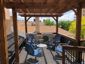 NEW! Apartment in Historic Mansion. Location! Views!