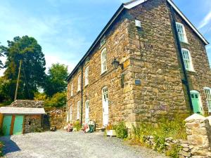 Castle Buildings Cottage2