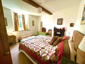 Castle Buildings Cottage2