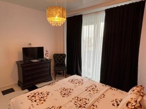 Sunrise Green House Residence