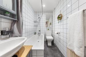 2 Bed Flat - Sleeps 6 - Pets - Parking - Wifi