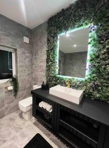 The Baglan Bungalow M4 Access in 1 min