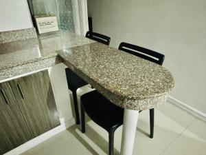 Birch Tower a2 Front of Robinson Mall