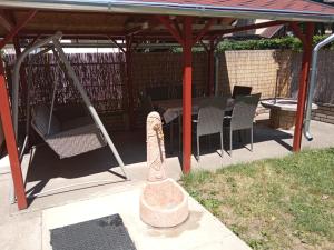 Gyöngyvirág Apartmanház