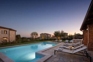 Rustic Villa Sylbum with a pool in istria