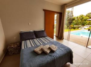 Quiosque com piscina e vista