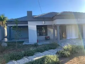 Raddison Grey - Tekwane