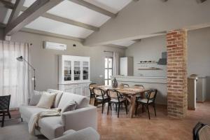 Rustic Villa Sambucus with a pool in Istria