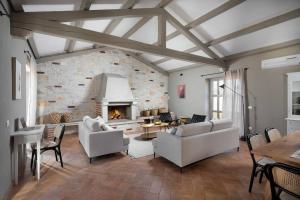 Rustic Villa Sambucus with a pool in Istria