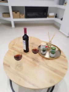 Floral Home 1 - ground floor apt, private parking!