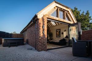 Luxury private FARM BARN, Airport, NEC
