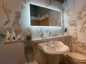 Luxury private FARM BARN, Airport, NEC