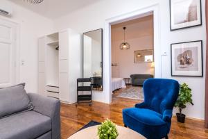 Ghetto Wall - Gozsdu Court Bismarck