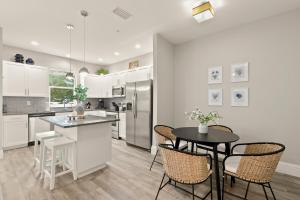 NEW! Canopy Cabana - Luxury Downtown Apartment