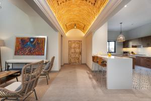 Casa Da Vinci in Villas Acuarela, New 3BR Modern Home with Private Rooftop