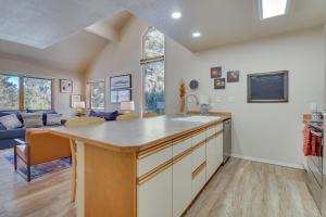 Cloudcroft Vacation Rental about 4 Mi to Skiing!