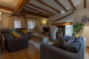 14th-century cosy 3-bed cottage Business stays - Boddicott