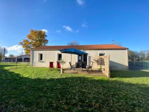 Gîte rénové au cœur du Vignoble Nantais, proche Hellfest, terrasse, jardin clos, parking, vélos à dispo - FR-1-306-1230