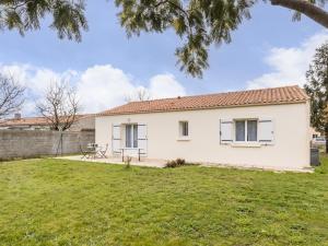 Maisons de vacances Maison Calme avec Jardin Clos, Pres de Pornic et Nantes, Wifi et Equipements Bebe Inclus - FR-1-306-1239 : photos des chambres