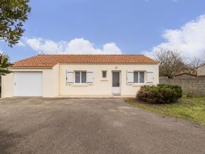 Maisons de vacances Maison Calme avec Jardin Clos, Pres de Pornic et Nantes, Wifi et Equipements Bebe Inclus - FR-1-306-1239 : photos des chambres