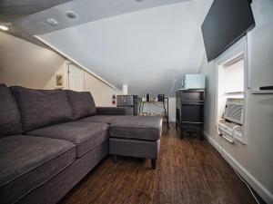 Comfy 3rd Floor Studio near NYC
